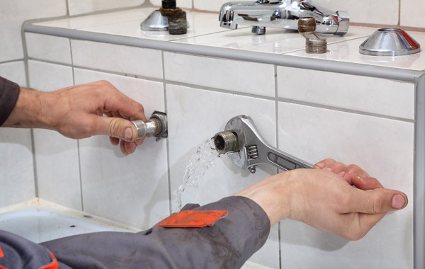 ONE HOUR PLUMBING HELPS LOCATE AND REPAIR LEAKS BEFORE YOUR PIPES BURST